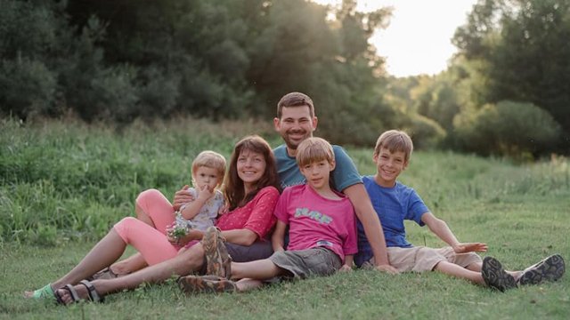 Фото багатодітної сімї, яка загинула в ДТП під Києвом