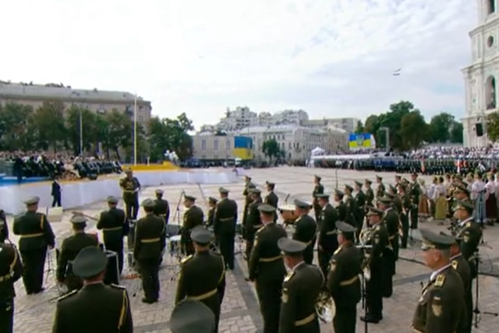 <p><span>Зеленський заявив, що вже 29 днів на Донбасі нема втрат серед українських захисників</span></p>
<p></p> - На Софіївській площі розпочалося святкування Дня Незалежності