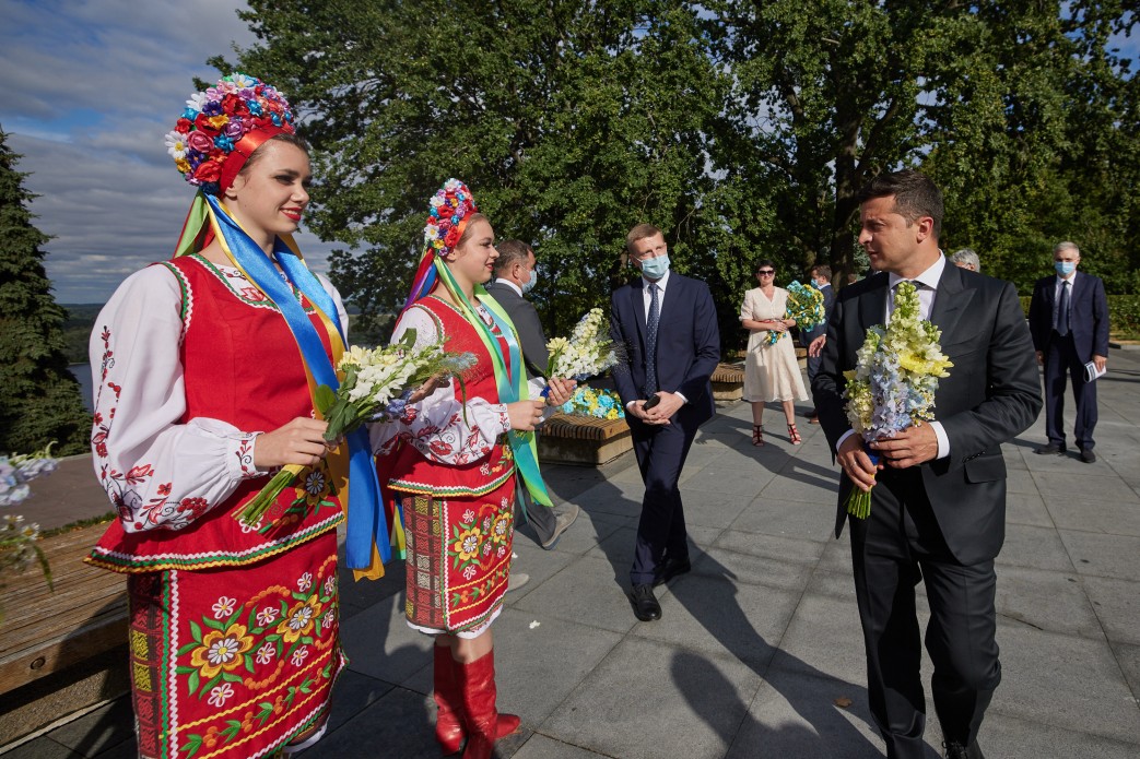 У Каневі Володимир Зеленський дав розпорядження виділити кошти для добудови першої черги будинку культури та вшанував пам'ять Кобзаря