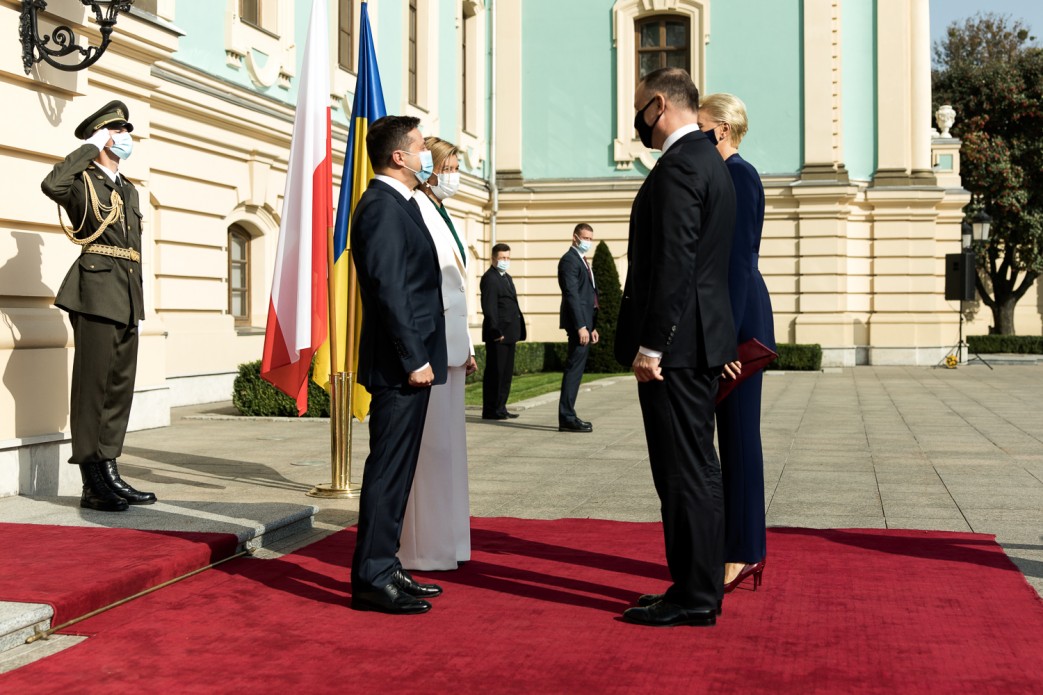 У Києві відбулася офіційна церемонія зустрічі президентів України та Польщі